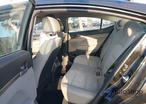 2017 Hyundai Elantra Se z USA, uszkodzony, nr VIN 5NPD74LF8HH202362